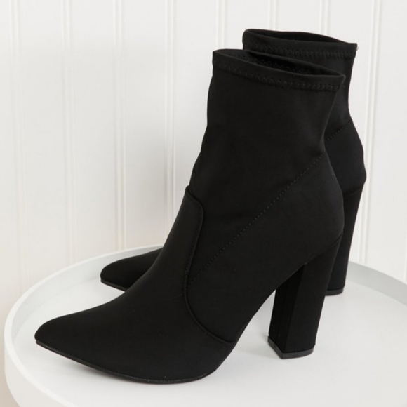 24hr SALE💥Black Heeled Booties Size 11 - Picture 6 of 7